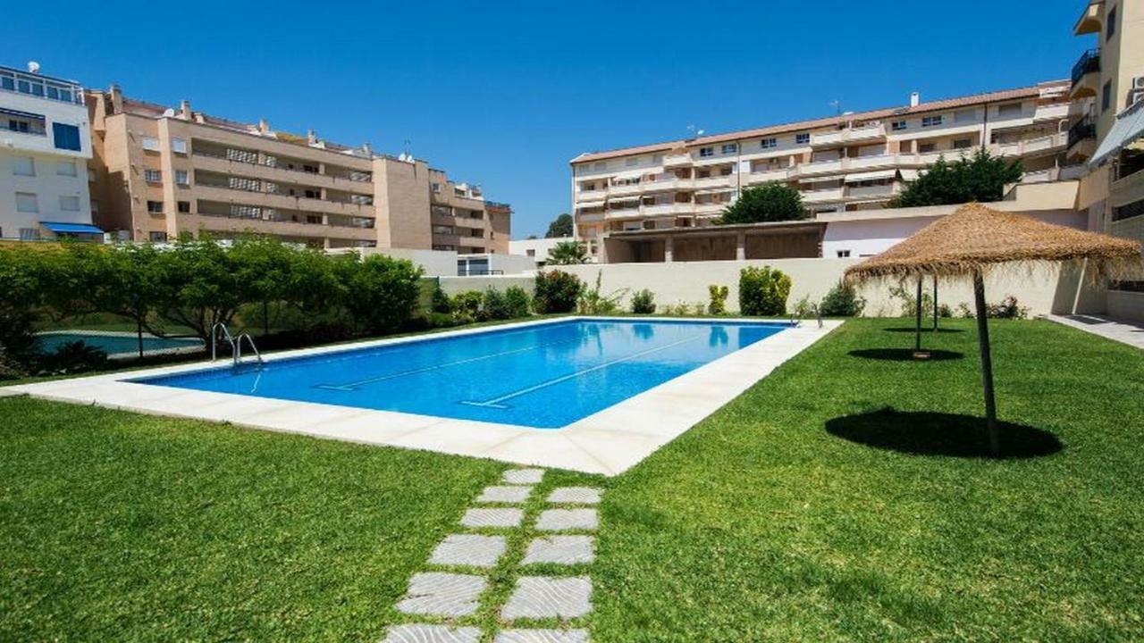 Atico Olimpo Apartment Torre Del Mar Exterior photo
